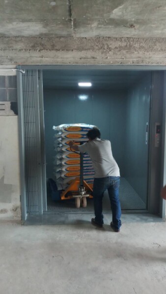 ลิฟต์อุตสาหกรรมร้อยเอ็ด